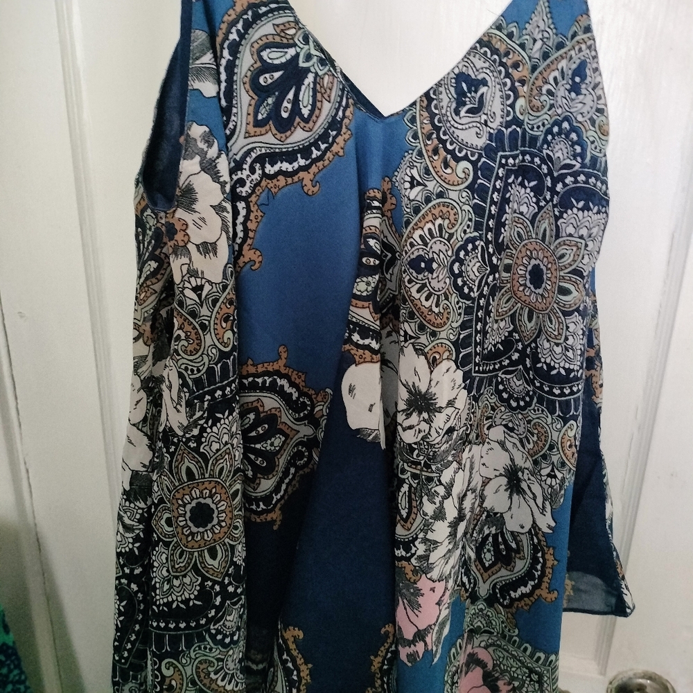Unique Spectrum Blue Paisley Floral Handkerchief Camisole Tank Top Plus Size 2X - Picture 3 of 6
